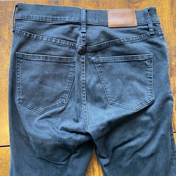 Like New Madewell 9" High-Riser Skinny Skinny Black Distressed Jeans Size 25 - Picture 6 of 7